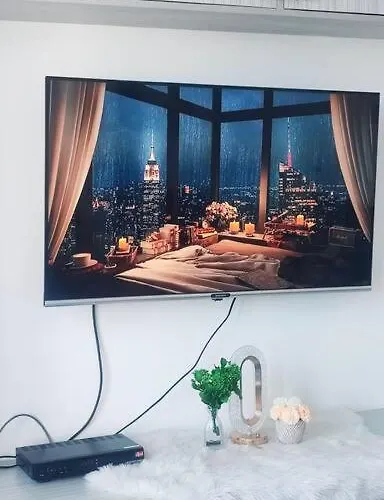 Apartment Aveline Luna,1br, Rockwell Side Manila