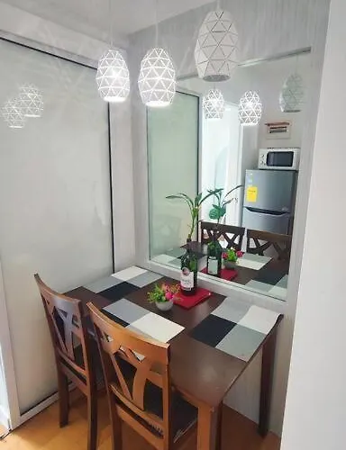 Aveline Luna,1br, Rockwell Side Apartment Manila