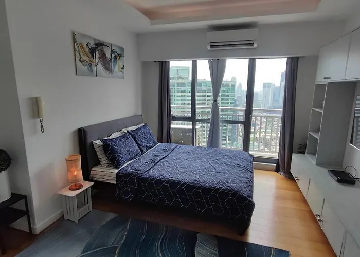 Aveline Luna,1br, Rockwell Side Apartment *