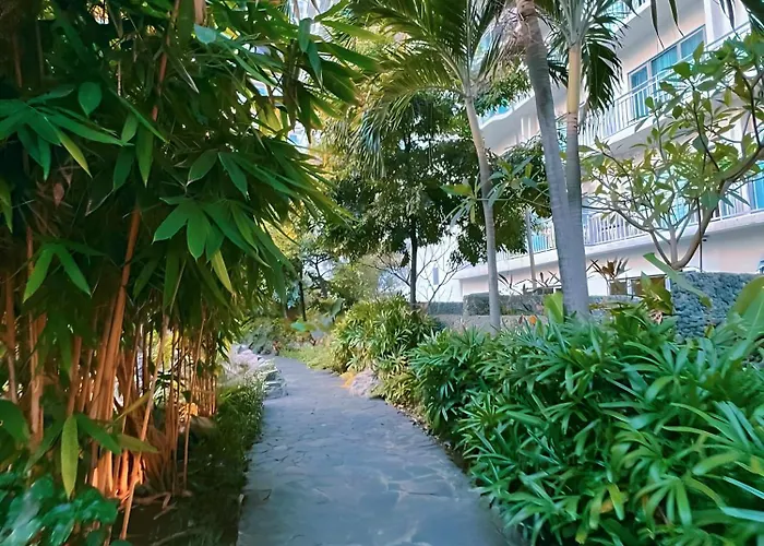 Apartment Aveline Luna,1br, Rockwell Side *