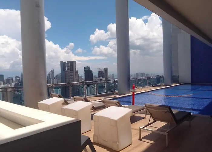 Aveline Luna,1br, Rockwell Side Apartment Manila