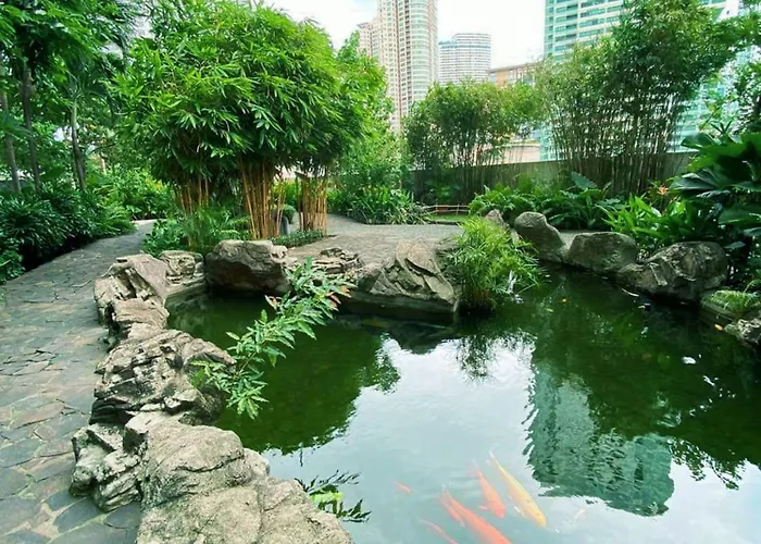 Aveline Luna,1br, Rockwell Side Manila